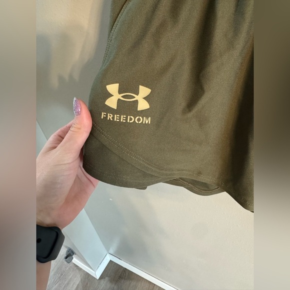 2/$15 Under Armour Khaki Freedom Shorts - Picture 2 of 4